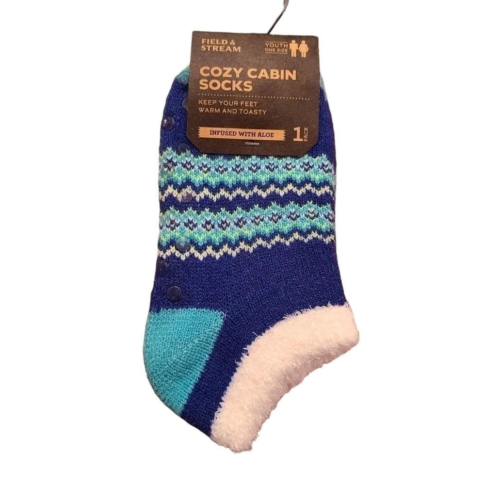 4 pairs of Cozy Cabin Socks, Size Youth Shoe 10 - 4
